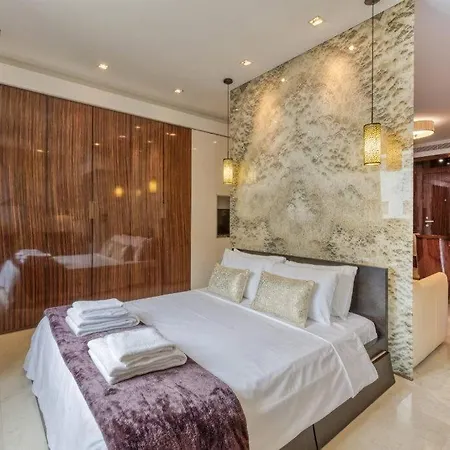 Royal - Luxury Duomo Διαμέρισμα *